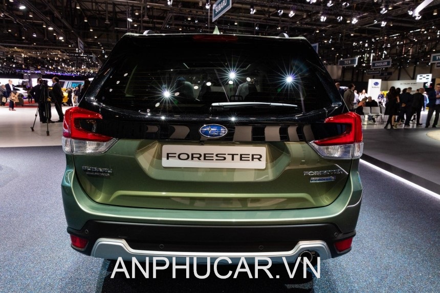 Subaru Forester 2020 duoi xe