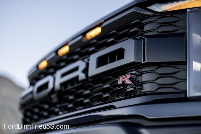 Giá xe Ford Raptor F150 nhập khẩu và thông số chi tiết